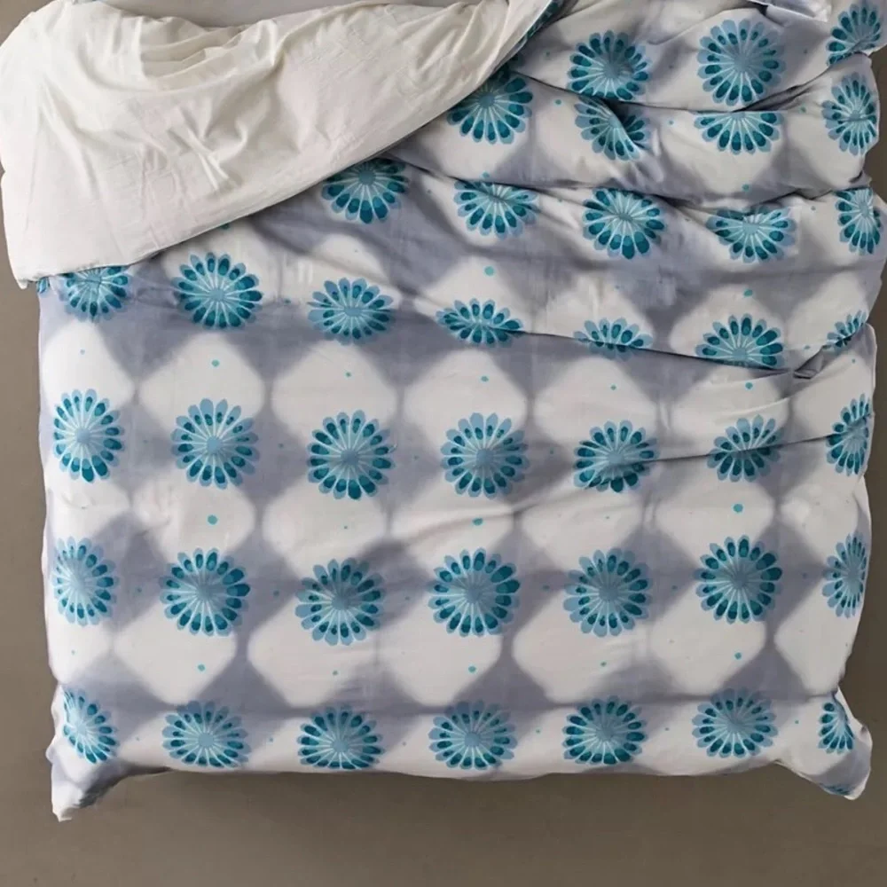 Urban Outfitters set psychedelic